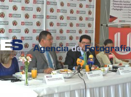 La importancia  de la profesionalización de los docentes en el marco de la Reforma Educativa - ES imagen agencia de fotografía