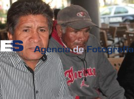 Aspirante para presidente municipal de San Miguel Canoa muestra inconformidad ante registro electoral - ES imagen agencia de fotografía
