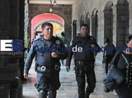 Policías  - ES imagen agencia de fotografía