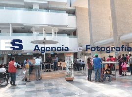 Permanecen visitas de Secretararía de Finanzas para trámite de control vehícular - ES imagen agencia de fotografía