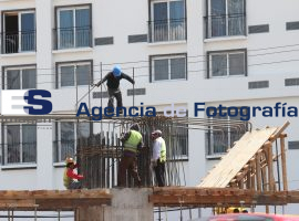 Viaducto elevado en la av. 31 poniente - ES imagen agencia de fotografía