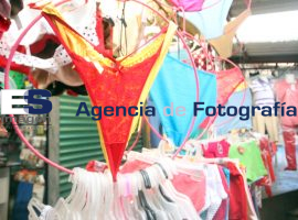 Tradicion de compra y venta de ropa interioro en fin de año - ES imagen agencia de fotografía