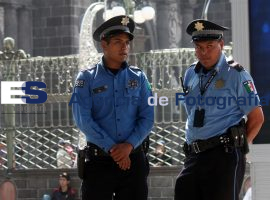 Policias Turística - ES imagen agencia de fotografía