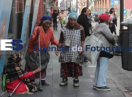 Mujeres en situación de calle - ES imagen agencia de fotografía