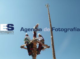Pequeños prenices de Voladores en Cuetzalan - ES imagen agencia de fotografía