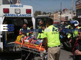 Atienden paramédicos de SUMA a motociclista atropellado 08/Oct - ES imagen agencia de fotografía