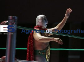 Lucha el Hijo del Santo en Puebla 2015 - ES imagen agencia de fotografía