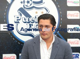 Carlos López Domínguez presidente del Puebla F.C  en rueda de prensa - ES imagen agencia de fotografía