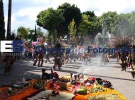 Demostración de ofrenda prehispánica - ES imagen agencia de fotografía