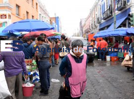 Mercado, hacia noche buena - ES imagen agencia de fotografía