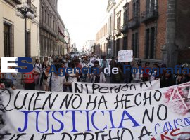 Manifestación de estudiantes en conmemoración al 2 de Octubre - ES imagen agencia de fotografía