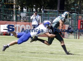 Los Aztecas se enfrentan con los Borregos del ITESM - ES imagen agencia de fotografía