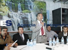 Accionistas de alimentadoras  toman control de alimentadoras de Ruta 1. - ES imagen agencia de fotografía