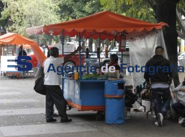 Comerciantes del Paseo Bravo - ES imagen agencia de fotografía