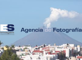 Amanece con fumarola el Popocatépetl - ES imagen agencia de fotografía
