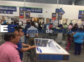 Continúan las compras en el Buen Fin 2015 - ES imagen agencia de fotografía