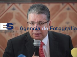 Doger en rueda de prensa 24/7/2015 - ES imagen agencia de fotografía