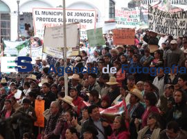 Organizaciones opositoras a mineras en Cuetzalan - ES imagen agencia de fotografía