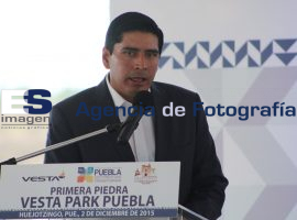 Primera piedra de "Vesta Park Puebla" - ES imagen agencia de fotografía