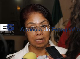 Entrega de Uniformes Escolares en el Centro Escoalr Manuel Espinoza Yglesias - ES imagen agencia de fotografía