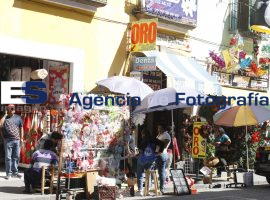 Vendedores ambulantes en centro histórico - ES imagen agencia de fotografía