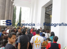 Miles visitan el Panteón Municipal - ES imagen agencia de fotografía
