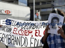 Marcha en memoria de la desaparición de los 43 Normalistas. - ES imagen agencia de fotografía