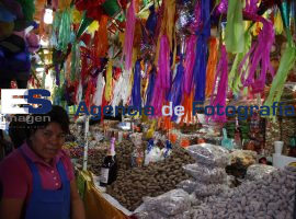 Dulces para piñata y aguinaldos - ES imagen agencia de fotografía