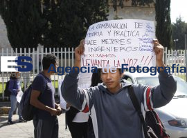 Alumnos del Instituto Tecnológico de Puebla piden salida de su director - ES imagen agencia de fotografía