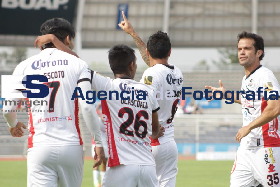 Lobos Vs. Leones Negros - Agencia de Fotografía Es Imagen